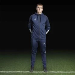 SELECT Monaco Training Pants Regular Fit 29 SELECT Monaco Training Pants Regular Fit -Sports Wear Shop 12256295 630077 navy white 610110 navy white Zip hoodie pants Regular Fit Monaco v24 football model 79214267 a3ce 4d1f 946c 14789cdb03c8