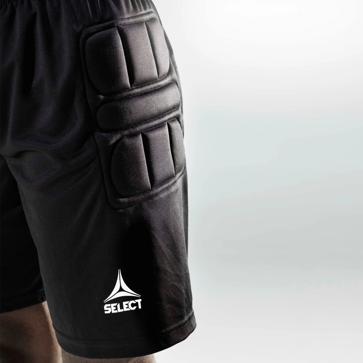 SELECT Spain Goalkeeper Shorts 4 SELECT Spain Goalkeeper Shorts - Image 2